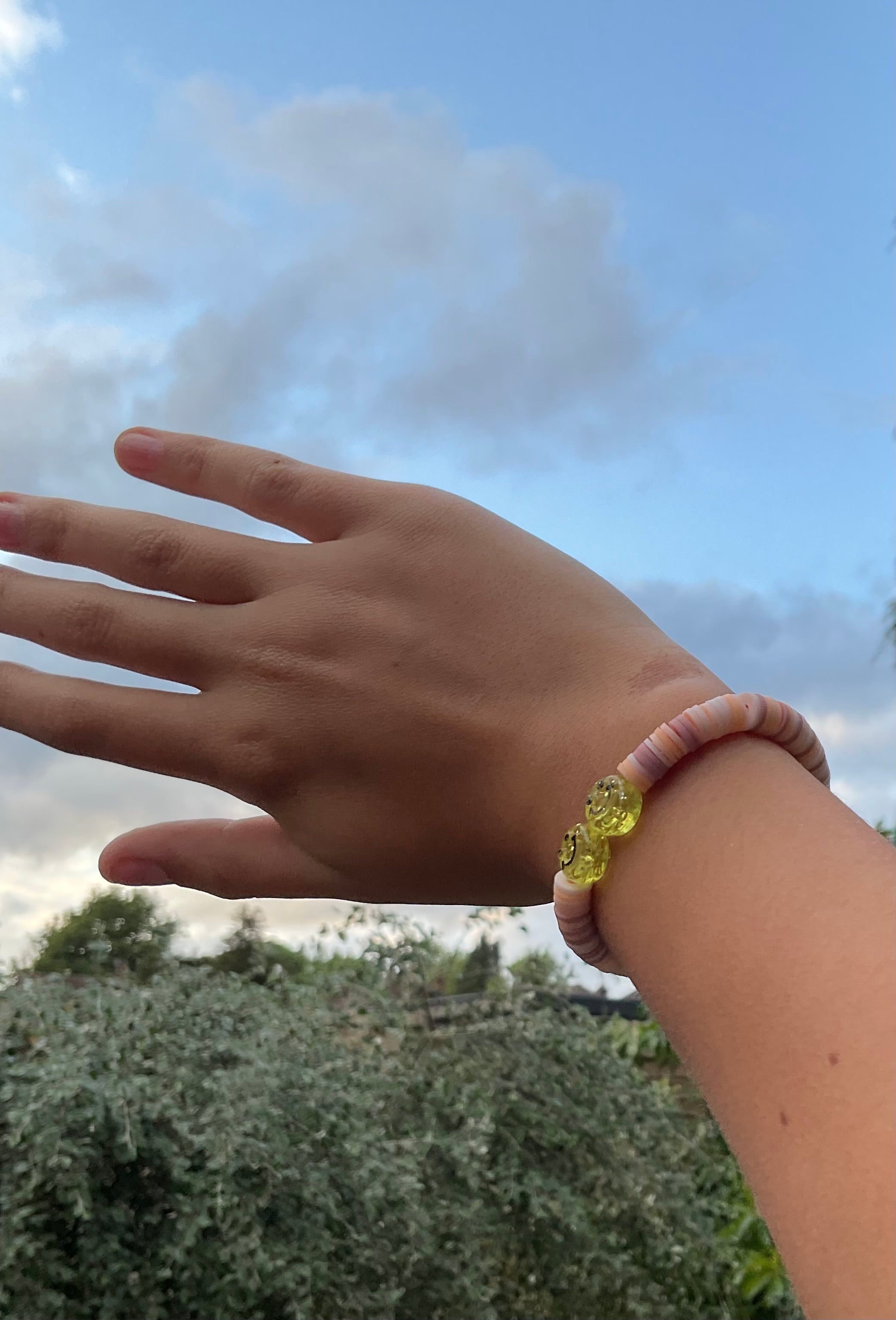 Creamsicicle Bracelet🤍💛